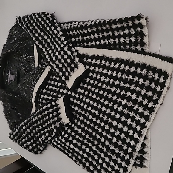 Kate & Mallory Black & White Eyelash Drape Knit Openfront Cardigan EUC - Picture 11 of 12